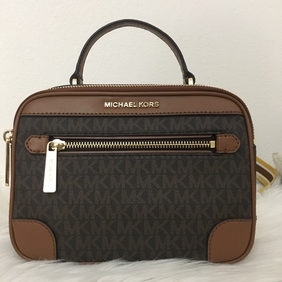 Michael Kors Handbags - Last one ✨Michael Kors Crossbody Bag